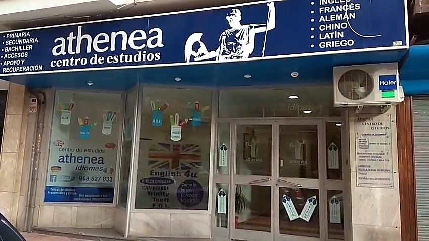 Fachada de Athenea en la calle Juan Fernández, Cartagena